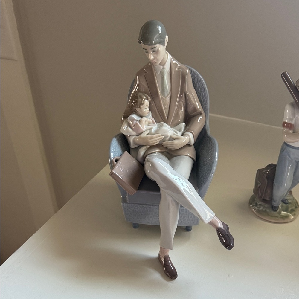 Lladro figuring ‘Daddy’s Blessing’ broken pieces